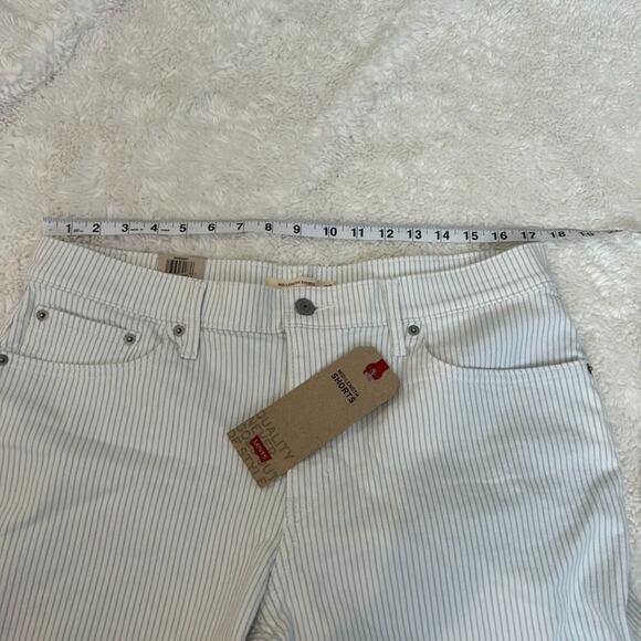 Levi’s Denim Mid Length Shorts‎ Size 33 Mid Rise Pockets Casual Striped Women - Picture 5 of 7